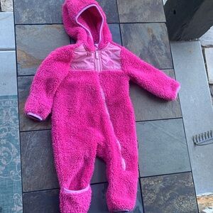 Size 6-12 months. Perfect for camping or cold weather